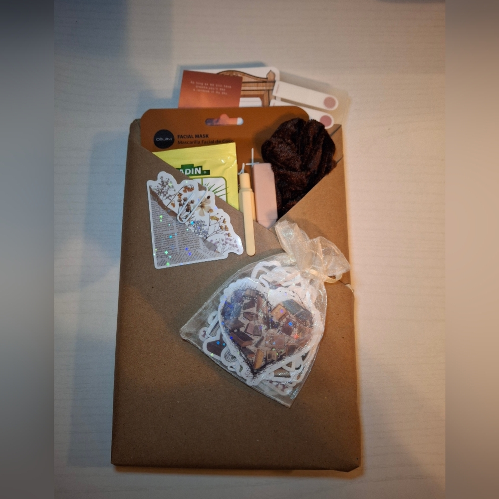 Blind Date With A Book📚 - Picture 4 of 7